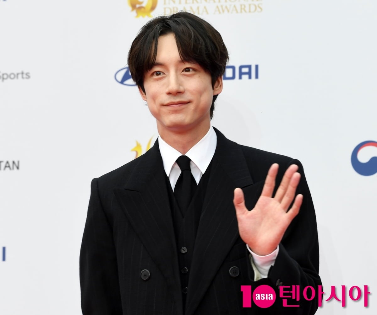 일본 배우 사카구치 켄타로가 결혼 발표 11일 만에 불거진 경찰 출동 및 폭행 의혹에 "폭력을 행사한 사실은 일절 없다"고 선을 그었다. / 사진=텐아시아 DB