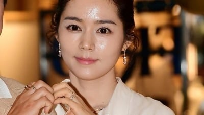 [전문] 한가인, 결국 고개 숙였다…"진심으로 죄송, 신중치 못한 판단" 광고 논란 해명