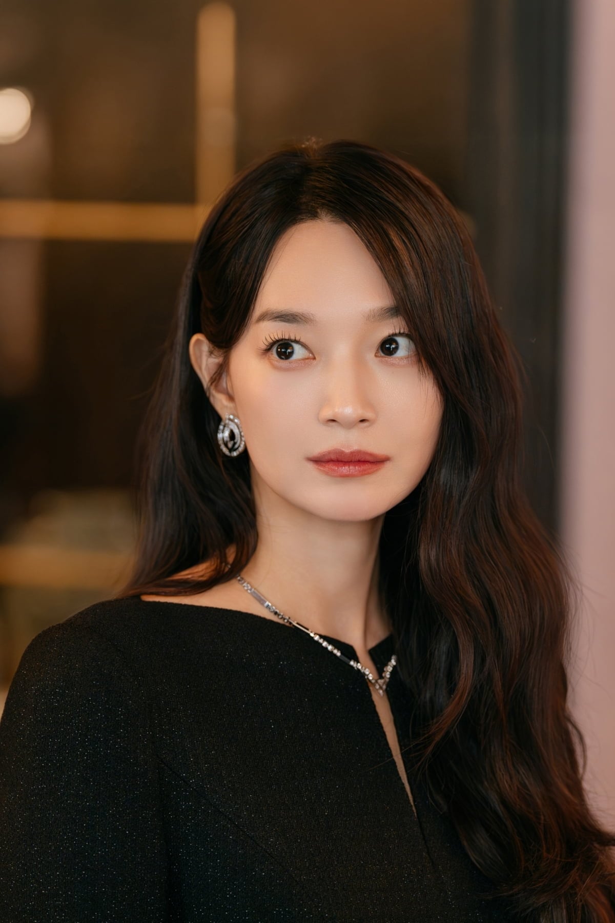 '재혼 황후' 신민아 스틸이 공개됐다. / 사진제공=디즈니+