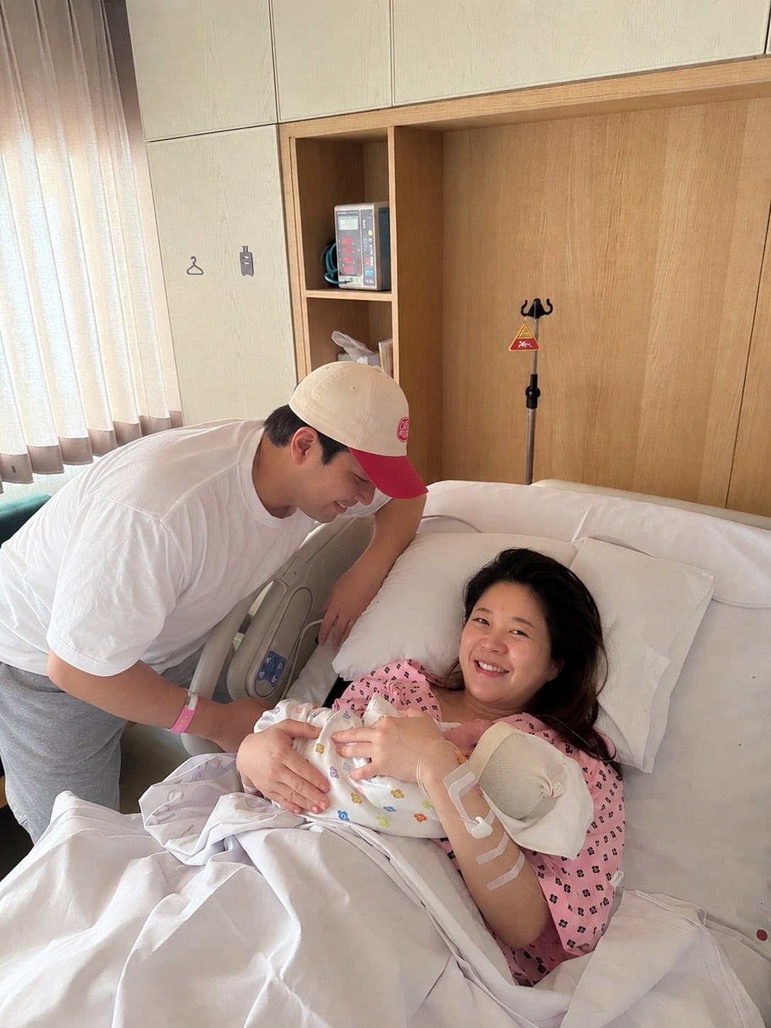 코미디언 김승혜가 남편 김해준과 결혼한 지 약 2년 만에 첫 딸을 품에 안으며 엄마가 됐다. / 사진=SNS