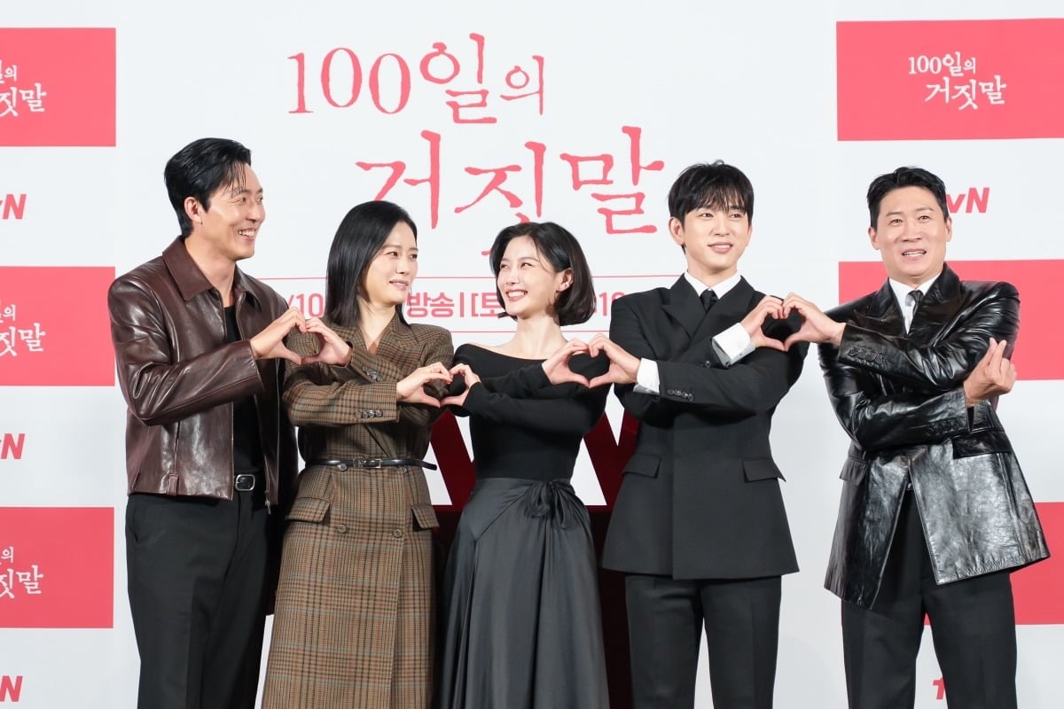 유인식 감독이 '100일의 거짓말'을 둘러싼 '시그널2' 대체 편성설에 선을 그었다./사진제공=tvN