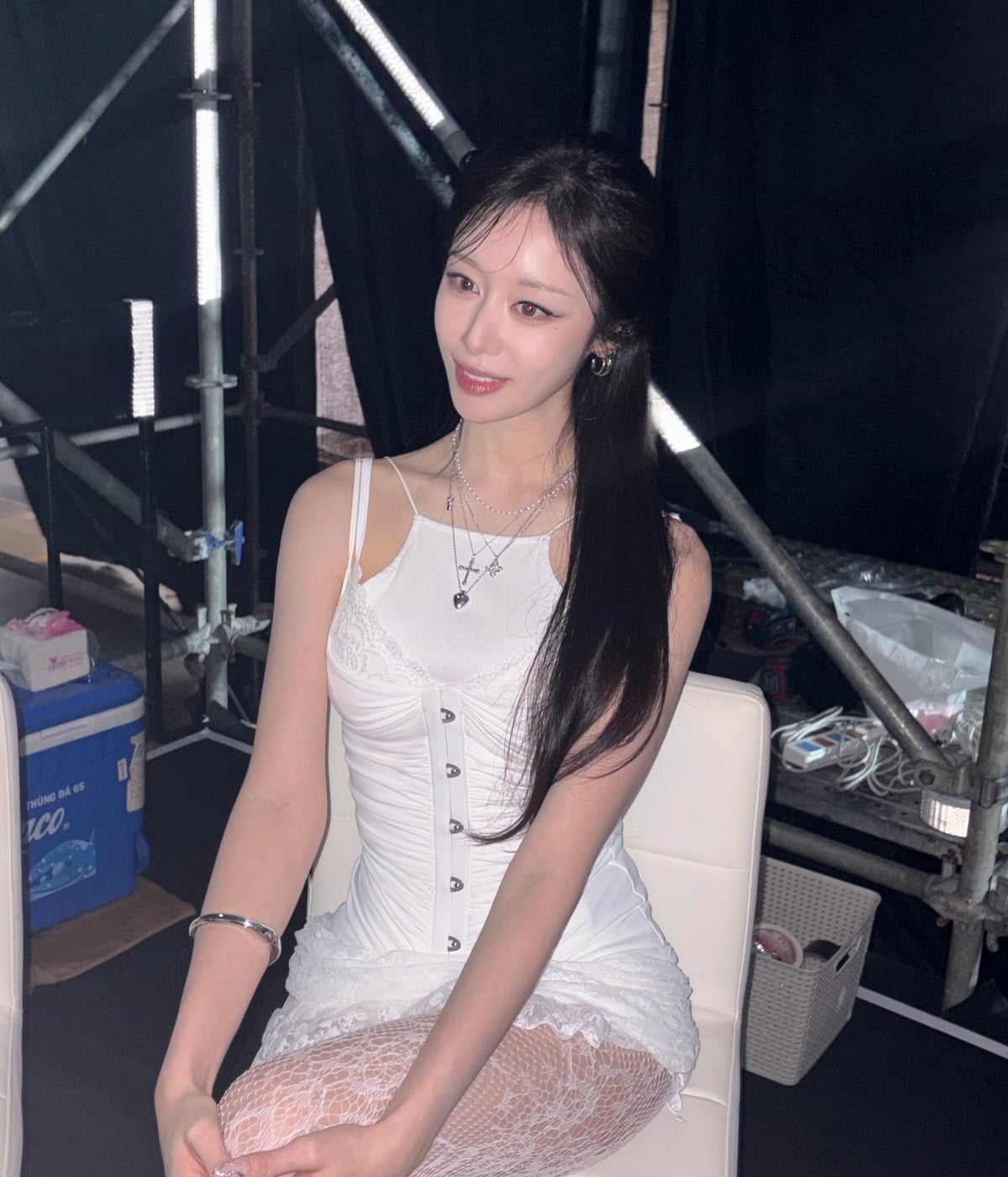 그룹 티아라 지연이 베트남 팬 콘서트 비하인드 사진을 공개하며 근황을 전했다. / 사진=지연 SNS