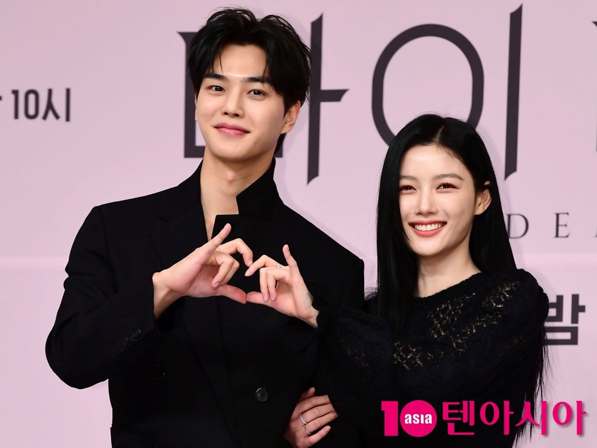 배우 김유정이 송강의 바통을 이어 tvN 토일극 주인공으로 나선다./사진=텐아시아DB