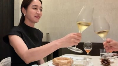 이민정, 고급 파인다이닝서 와인 곁들이며 힐링…"평소엔 육아하느라 제대로 못 먹어" ('MJ')