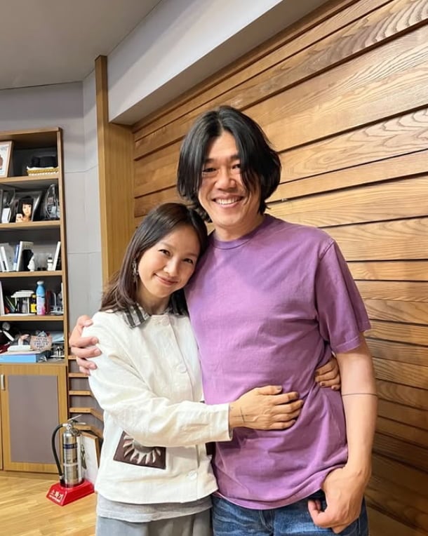 이상순이 신경계 증상으로 라디오 진행을 잠시 중단한 가운데 근황이 전해졌다. / 사진=SNS