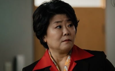 이정은, 데뷔 35년 만에 첫 메디컬 누아르…김지원과 워맨스 ('닥터X')