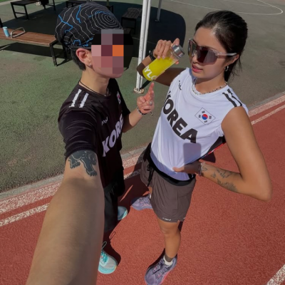 레즈비언 부부, 취미까지 같이…동성 아내 가는 길엔 능
