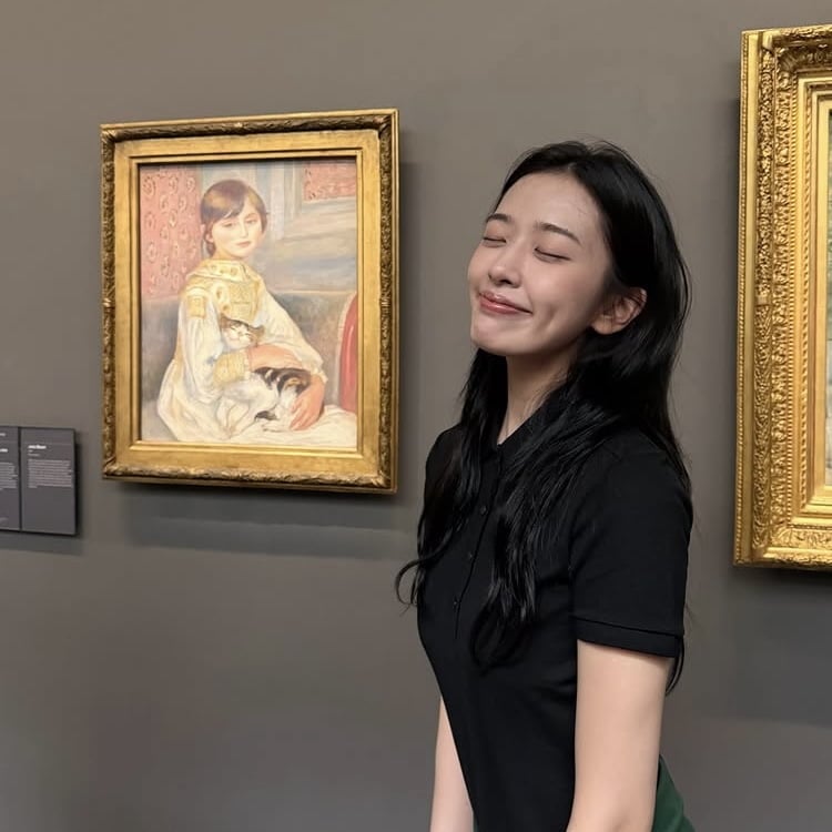 어릴 때 안 다녀봤나?…23세 안유진 “미술관은 처음이라”