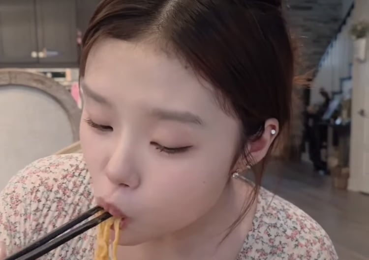 이동국 딸, 美서 유학하니 한국의 그리웠나…고향의 맛 먹어보고 물개박수