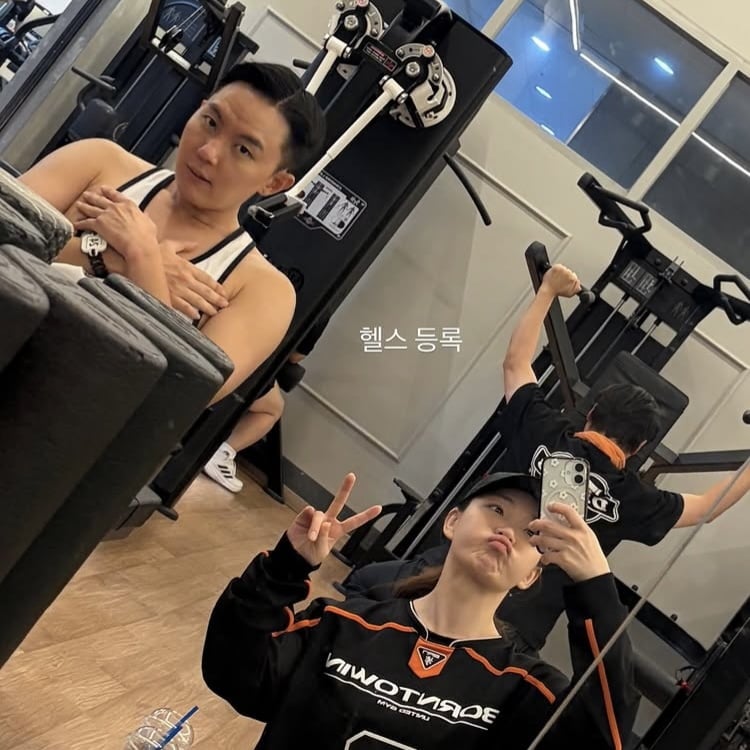 변호사 남편은 가슴 가리기…‘재혼’ 이아영, 헬스장서 스포티하게