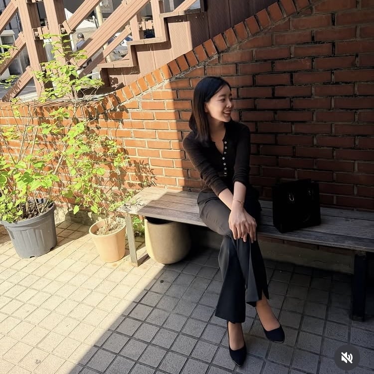 ‘광수와 결별’ 28기 정희, 씁쓸하겠지만 나들이는 못참아…가을 테라스 즐기기