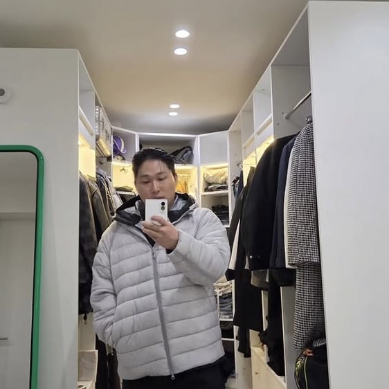 스윙스, 돈까스 먹으러 안 갔네…핏되는 패딩입고 옷가게서 포착