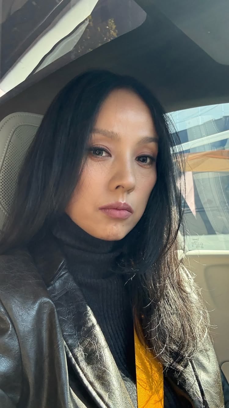 예쁘다고 말해 달라고…이효리, 본인 미모에 푹 빠져