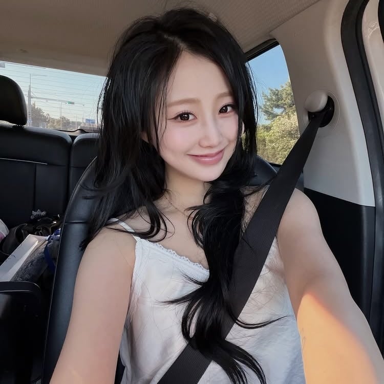 남들은 패딩 입는데…이상아 딸, 슬립 원피스입고 혼자 한여름