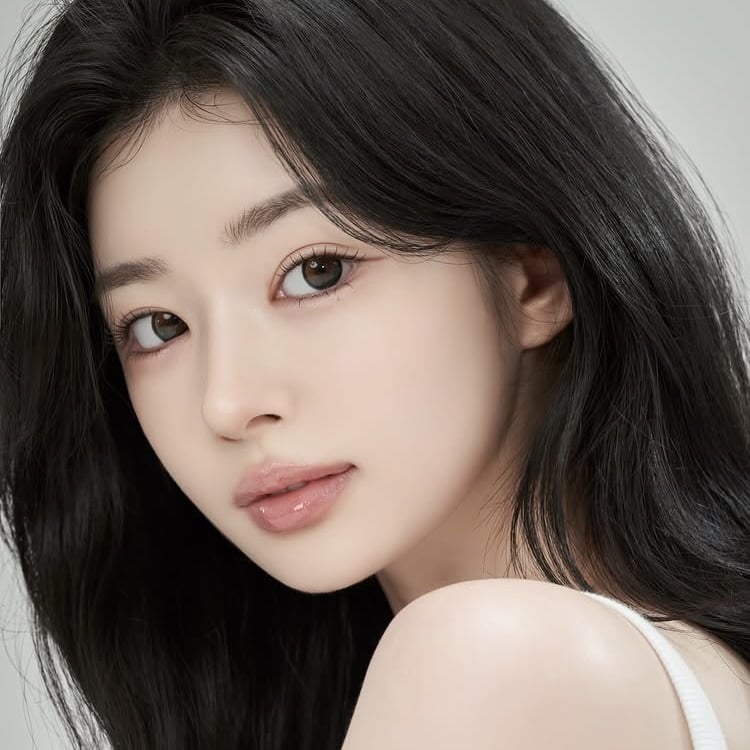 ‘승리와 열애설 3번’ 유혜원, CEO로 변신…브랜드명은 뮤설