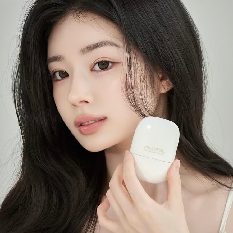 ‘승리와 열애설 3번’ 유혜원, CEO로 변신…브랜드명은 뮤설