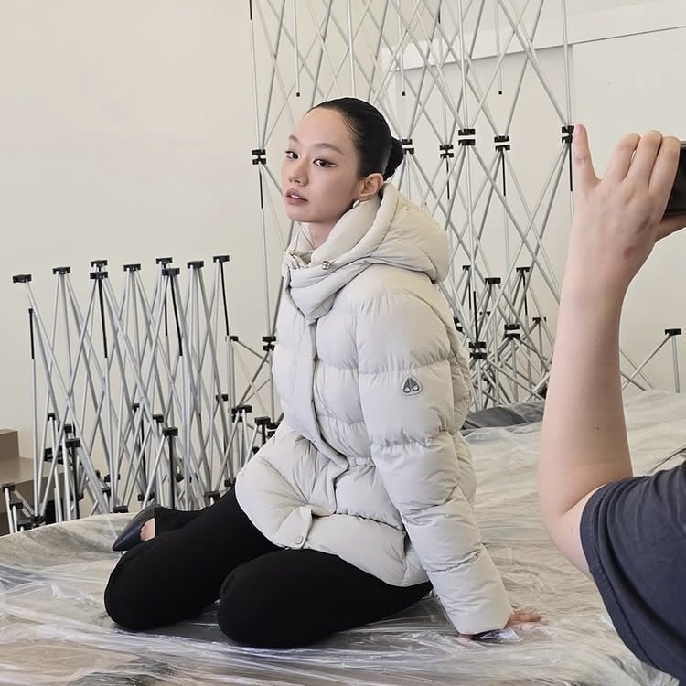 혜리, 두피 안 아픈가…머리카락 한 올도 튀어나오지 않게 올백