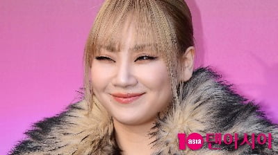 [공식] 2NE1 씨엘, 테디와 재회하나…"더블랙레이블과 전속계약 논의 중"