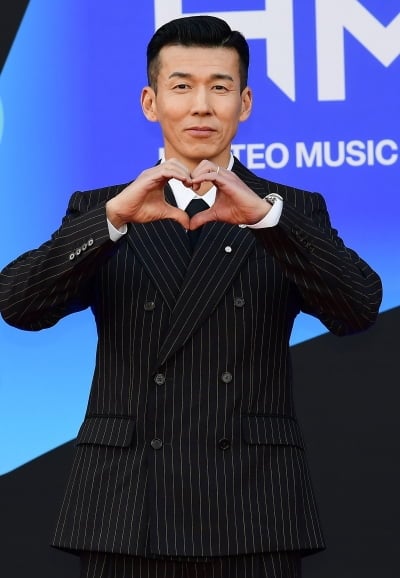 '정혜영♥' 션, 연매출 200억 CEO였던 과거 공개…"전국 매장 40개, 의류 사업 경험 有"