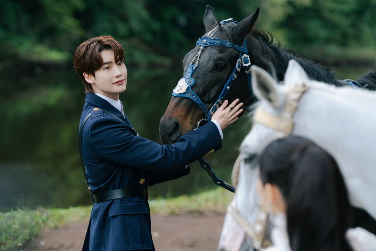 이종석이 서왕국 왕자로 변신해 신민아와 로맨스를 그린다./ 사진제공=디즈니+