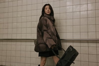 이주빈, 실제 키 161cm 맞아?…보고도 믿기지 않는 비율, 소멸 직전 얼굴 크기 자랑