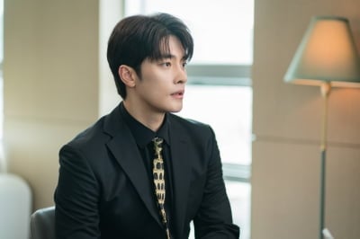 한동안 안 보이던 성훈, 3년 만에 로맨스로 돌아온다…상대는 오세영 ('보스의 노골적 취향')