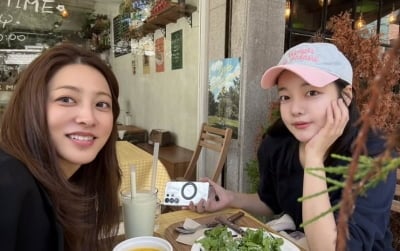 육아 한창인 두 여배우, 식사 메뉴 봤더니…참새도 이것보단 더 먹겠어