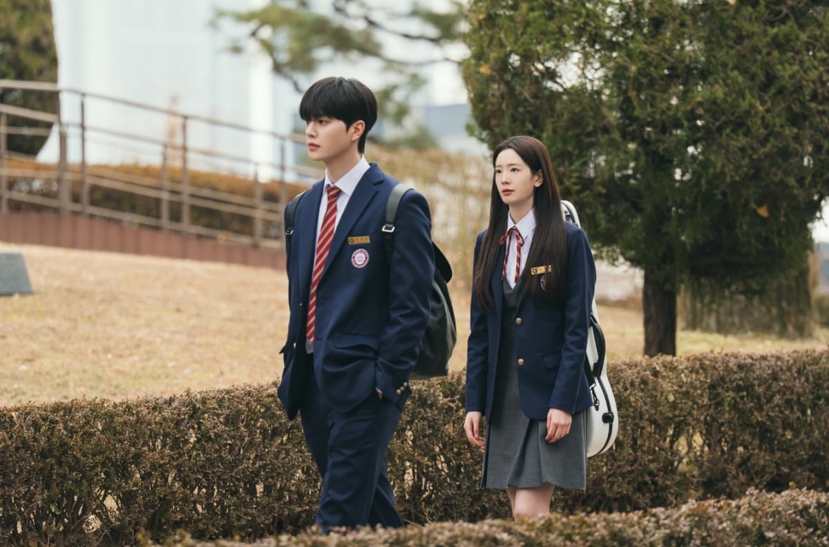 배우 장규리가 '포핸즈'에서 송강과 선보인 키스신에 대한 생각을 밝혔다./사진=tvN 방송 화면 캡처