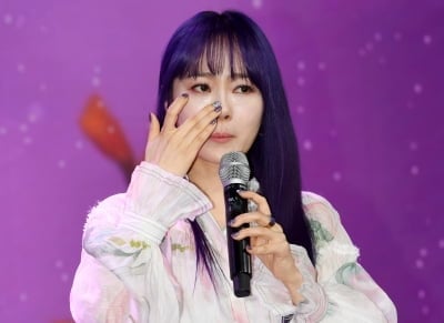 [공식] 이수영 외아들, 백혈병 진단받았다…9년 만에 라디오 잠정 하차 "항암 치료 이어져"