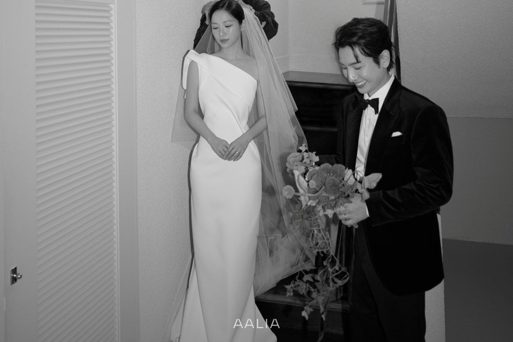 송지호, 김소리가 웨딩화보를 고개했다. / 사진제공=알리아 스튜디오