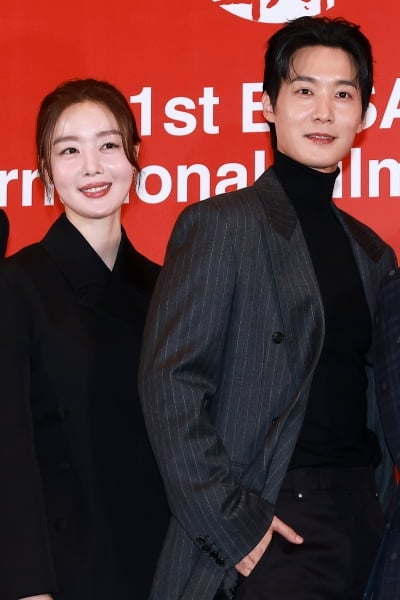 포토타임 갖는 한선화-장률[TEN포토]