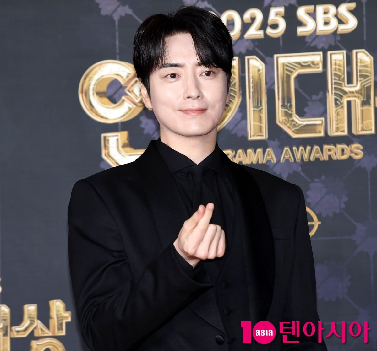티빙 오리지널 시리즈 '로또 1등도 출근합니다'가 공개 4주차에도 시청 지표 상승세를 이어가고 있다. / 사진=텐아시아 DB