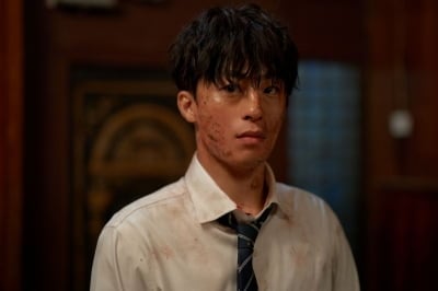 "죽는 게 레벨업" 구교환이 다 살렸다…호불호 뚫고 나온 '부활남'