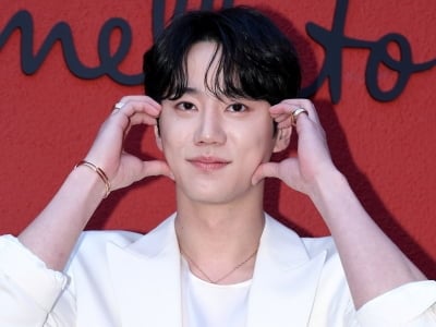 '포핸즈'로 최고 시청률 9.4% 찍더니…이준영, 군백기 없다 '2년 치 선물' 미리 준비