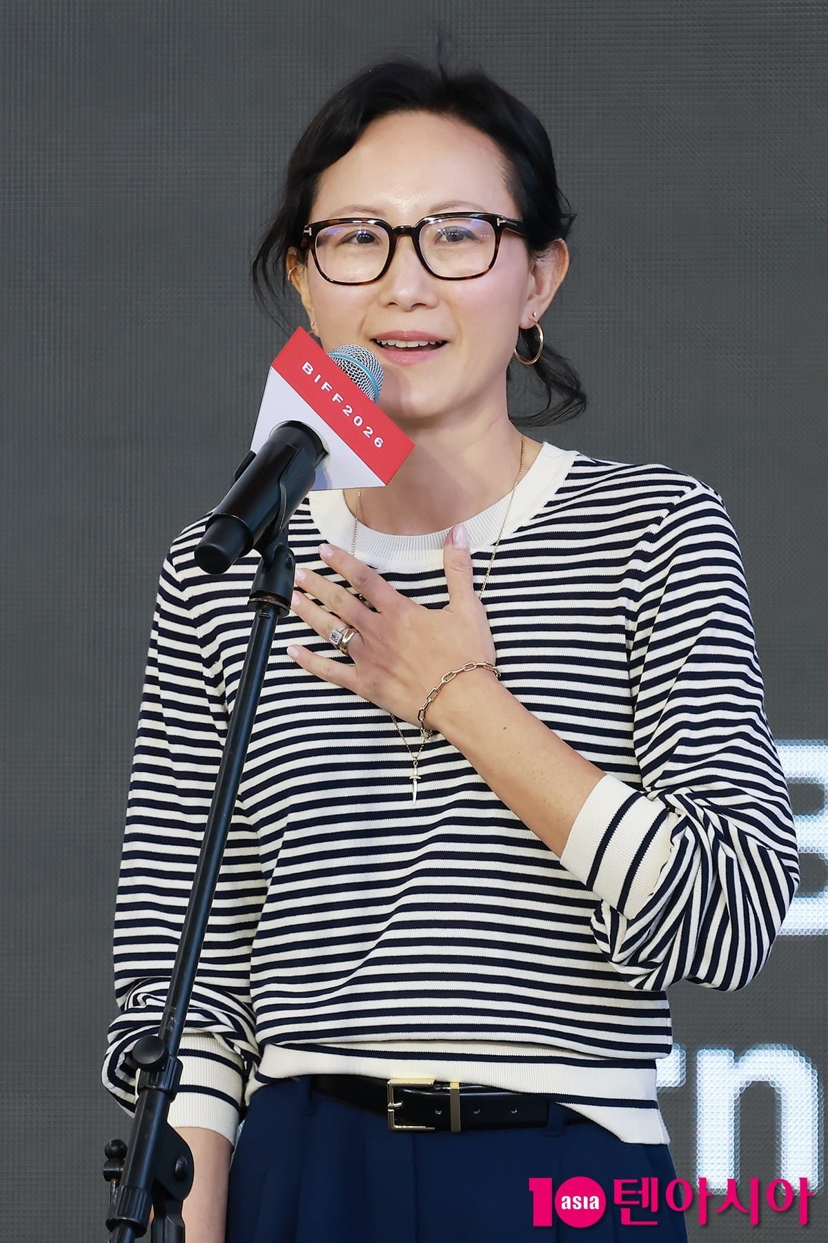 인사말 하는 스테파니 안 감독[TEN포토] 