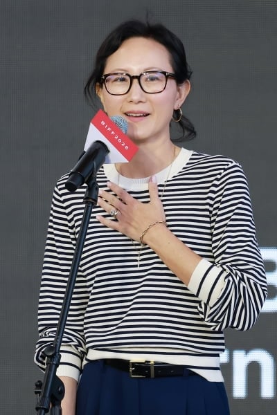 인사말 하는 스테파니 안 감독[TEN포토]
