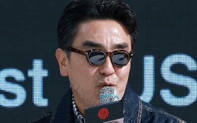 류승룡, 덥수룩한 수염 비주얼…"털 많아서 오히려 따뜻" ('정가네')[BIFF]