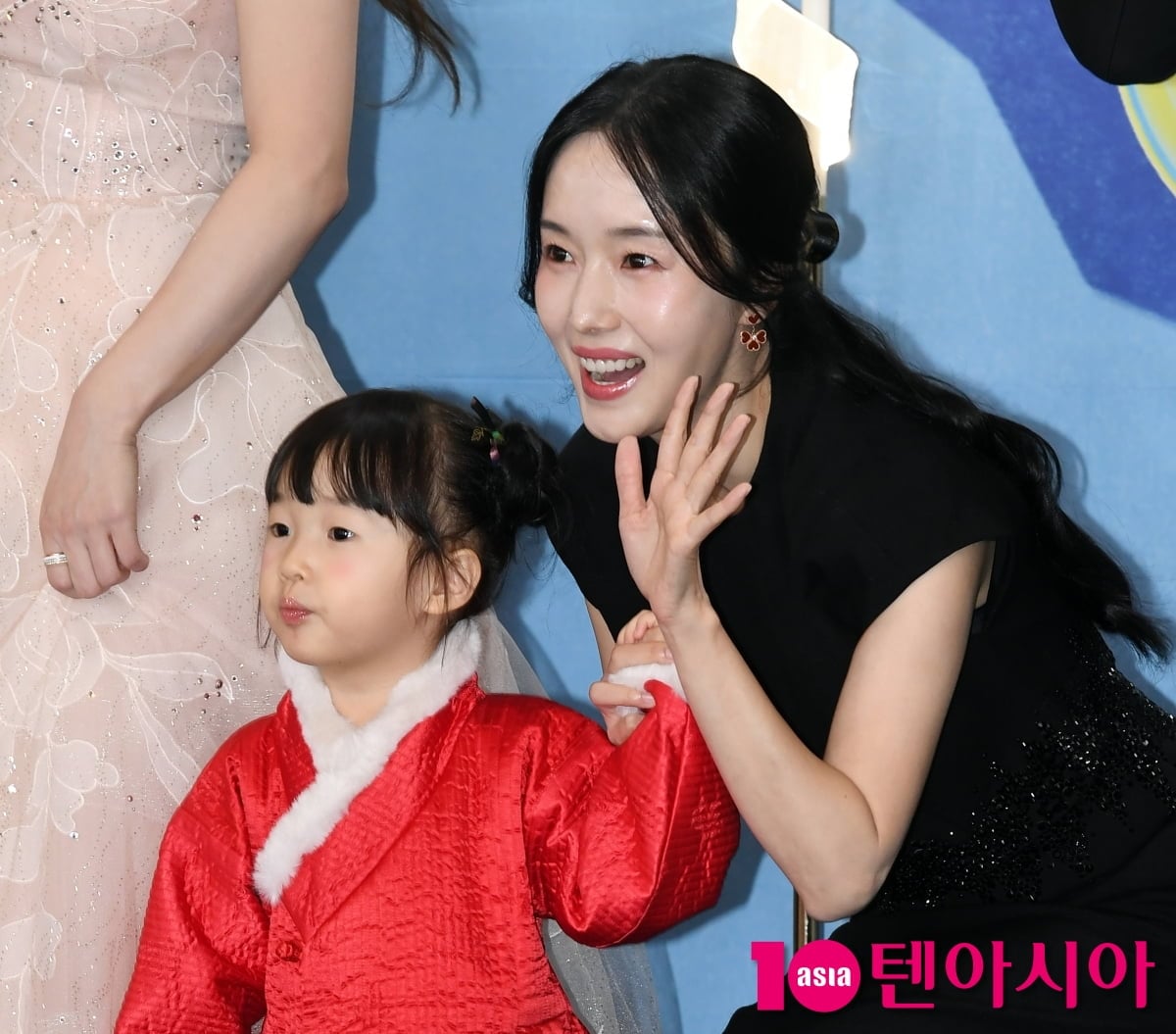 텐아시아 DB