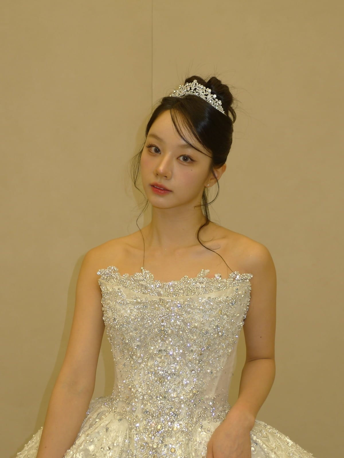 가수 겸 배우 혜리가 웨딩드레스를 입은 사진을 공개했다. / 사진=SNS