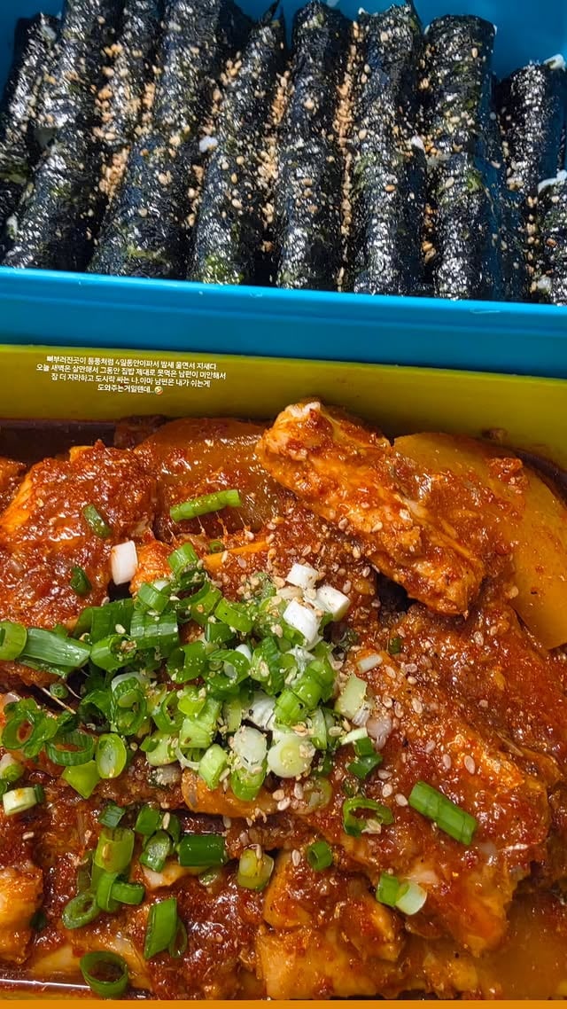 개그맨 이수근의 아내 박지연이 신장 재이식 수술을 받은 지 1년여 만에 또다시 건강 문제로 힘든 시간을 보내고 있다고 밝혔다. / 사진=SNS