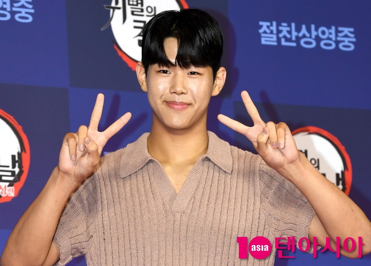 디즈니+ 예능 '술래게임' 출연자 13명이 OTT 예능 화제성 순위 1위부터 13위까지 차지했다. / 사진=텐아시아 DB