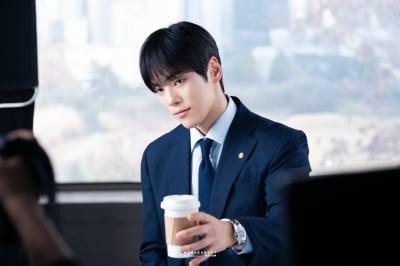 김정현, 작품이 끊이질 않네…반년 만에 또 tvN 출격→법무팀 소속 변호사 열연 ('유죄인간')