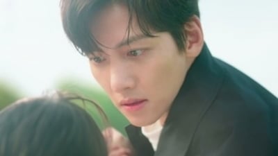 지창욱, 제대로 일냈다…日 여배우와 ♥로맨스→공개 하루만에 TOP 10 진입 ('메리베리러브')