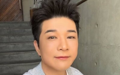 '37kg 감량' 신동, 몰라보게 날렵해진 턱선…"AI 아닌 진짜 사진"