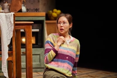 '1000억 건물주 딸' 신슬기, 서울대 졸업 후 반전 행보 택했다…드라마 넘어 연극 활약 ('꽃의')