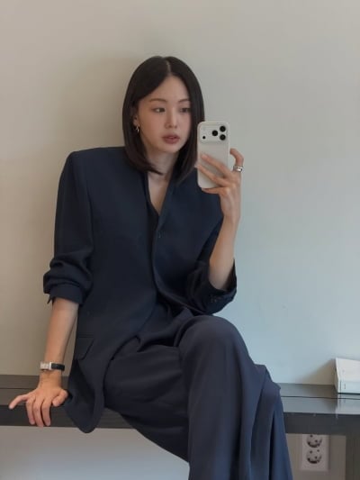 금새록, 단발에 슈트 입으니 시크함 폭발하네…점점 물오르는 성숙미