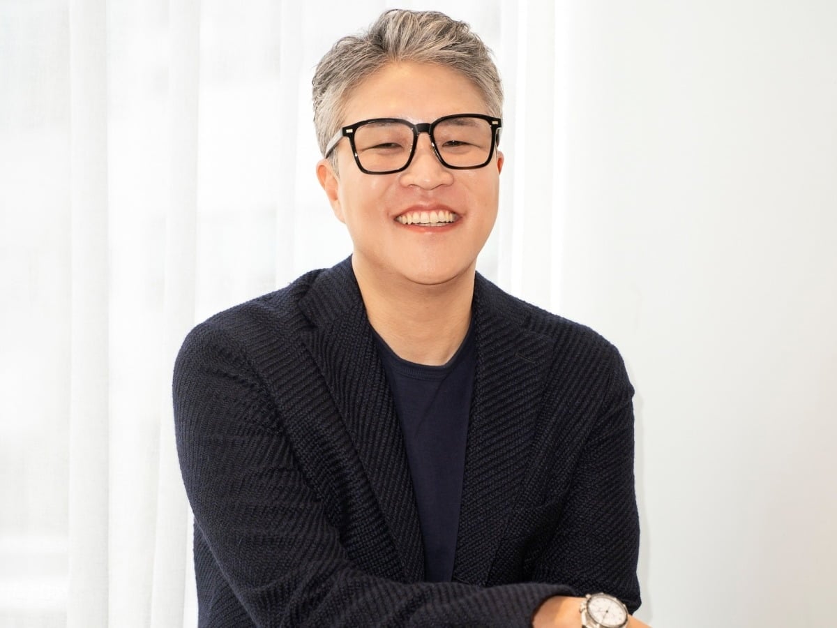 윤영빈 감독이 '로또 1등도 출근합니다'의 시청률 5% 돌파 당시 이준혁에게 한소리를 들었던 일화를 공개했다./사진제공=티빙