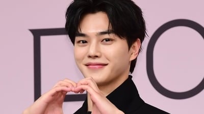[공식] '포핸즈'로 최고 시청률 9.4% 찍고 연이어 겹경사…송강, 1년 만에 국내 팬미팅 개최