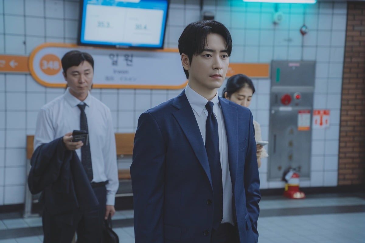 배우 이준혁이 할리우드 배우 톰 크루즈를 언급하며 끊임없이 연기에 도전하는 이유를 밝혔다. / 사진제공=티빙