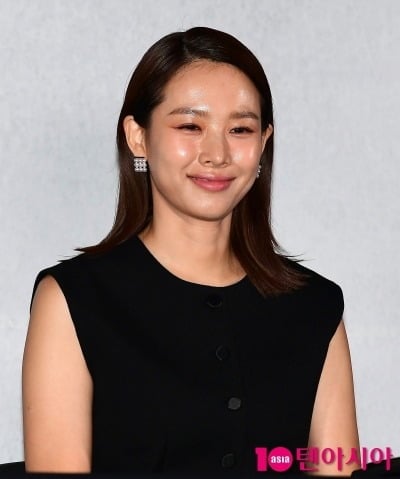 이동건은 16살 연하 열애설…조윤희, 6년만 고백 "이혼 무섭지"